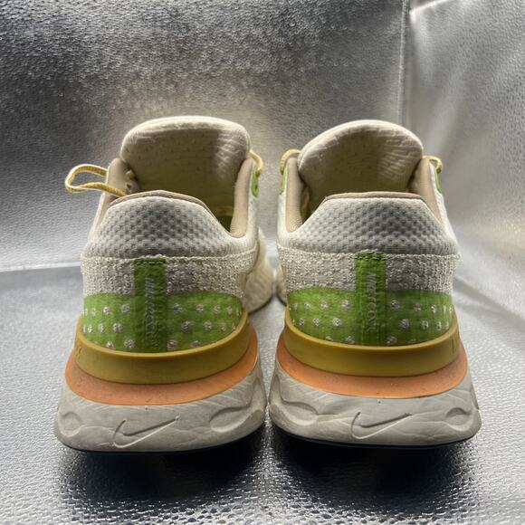 Nike Men Size 10.5 | DV1744-141 React Infinity Run Flyknit 3 Running Shoes - Picture 3 of 11